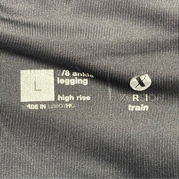 Xersion, Mesh Capris. Size Large. In excellent condition! - Picture 4 of 6